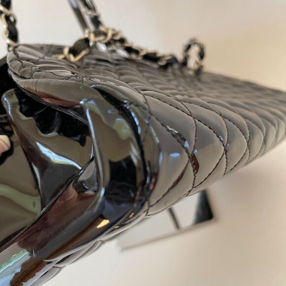Chanel Black Vernis Matelasse - Black Patent Women's Shoulder Bag (108861) - Picture 6 of 12